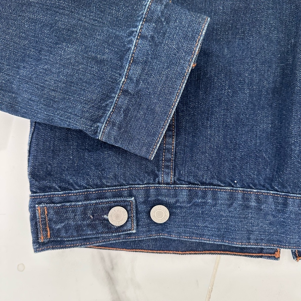 Levi's 90s’ Classic Blue Denim Jacket Size:Medium
Brand New! - Picture 4 of 7